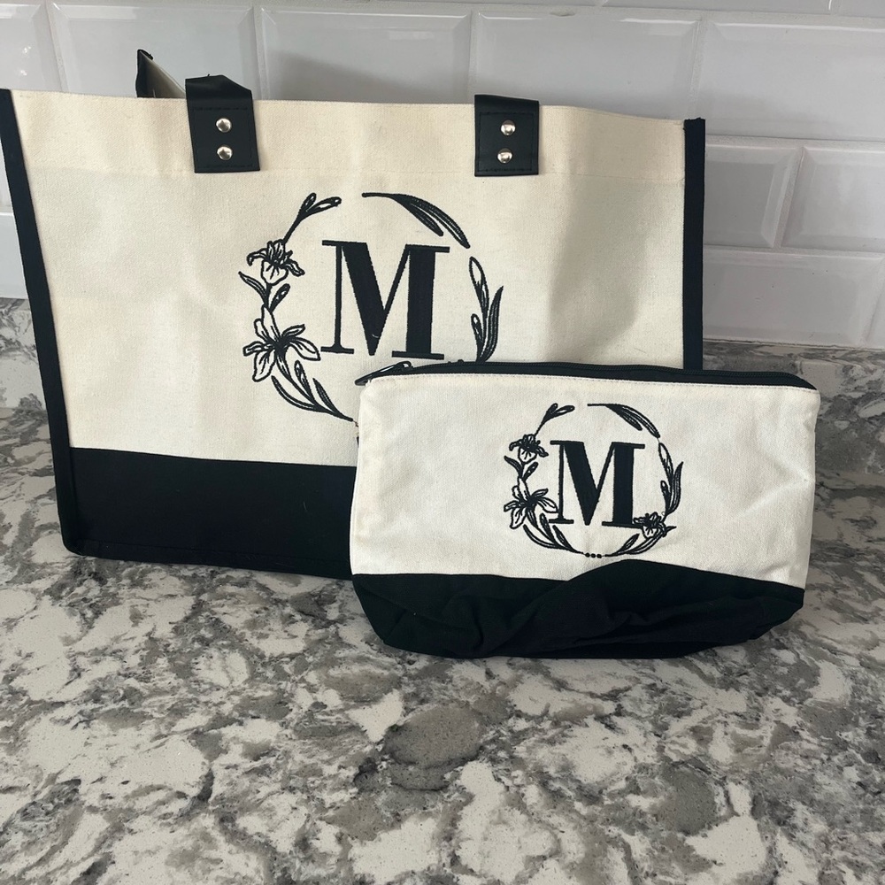 Monogram tote bag: bonus with matching pouch